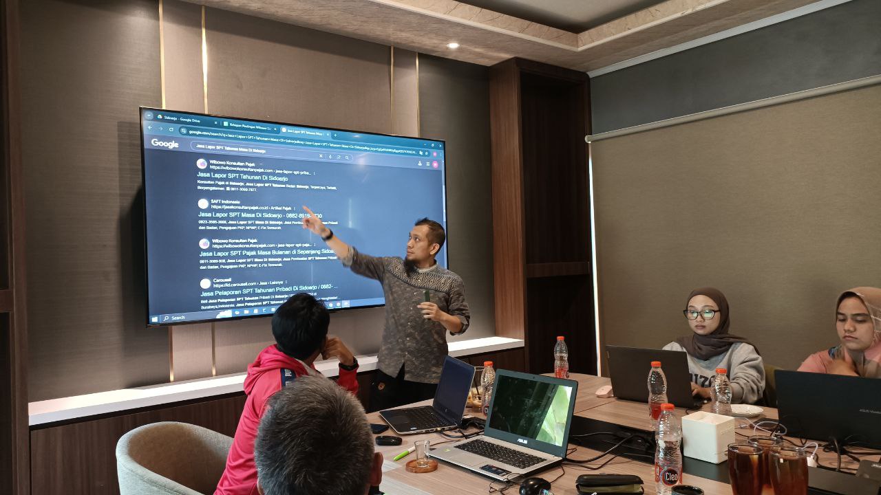 Meeting bersama klien untuk pembahasan perpajakan